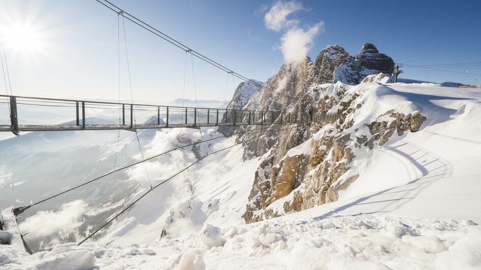 Österreich's höchstgelegene Hängebrücke am Dachstein Gletscher