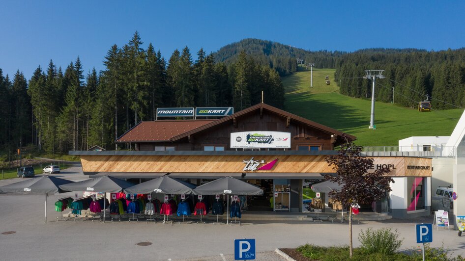 Ski-Lenz Reiter GmbH & Co KG | Gipfelbahn Hochwurzen | Sport 2000 - Impression #2.2 | © Ski Lenz
